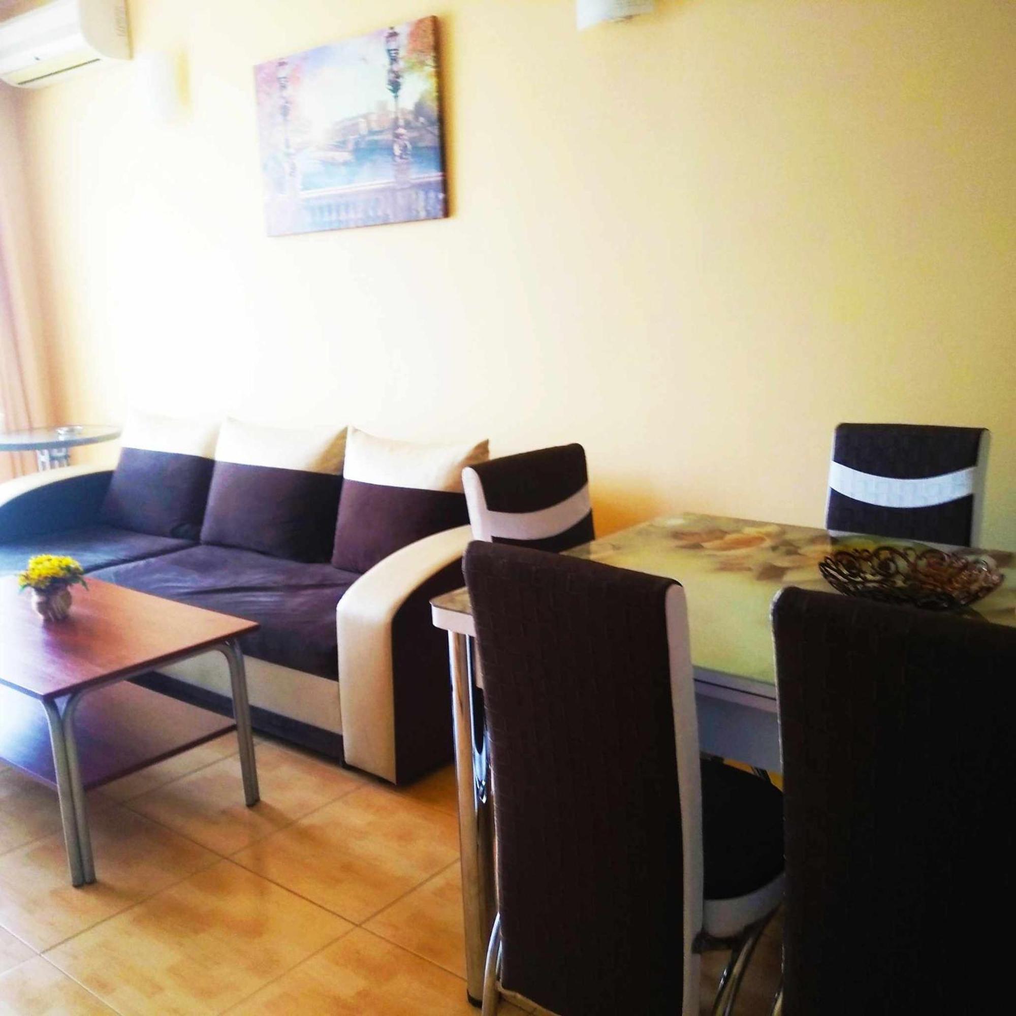 Apartment In Central Plaza Slântsjev Brjag Eksteriør bilde