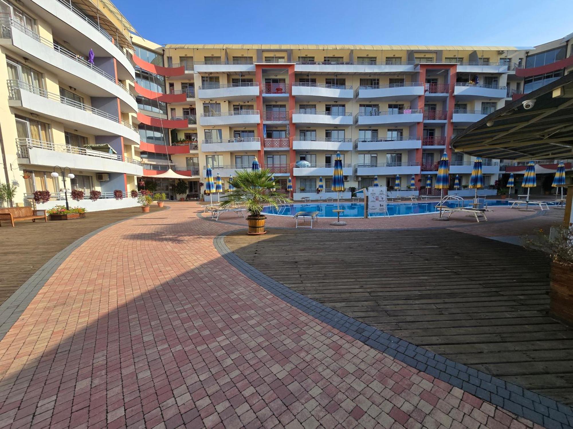 Apartment In Central Plaza Slântsjev Brjag Eksteriør bilde
