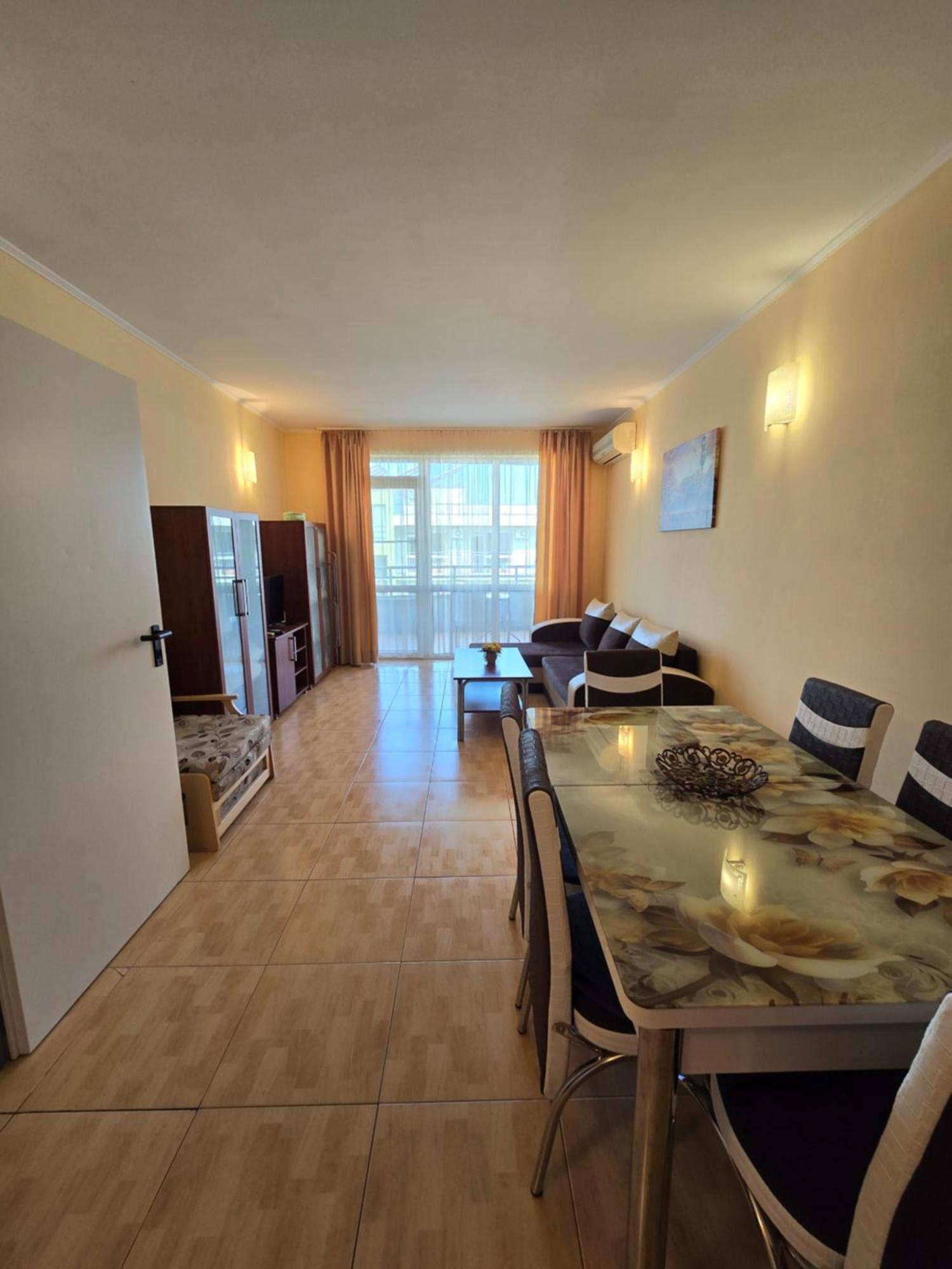 Apartment In Central Plaza Slântsjev Brjag Eksteriør bilde
